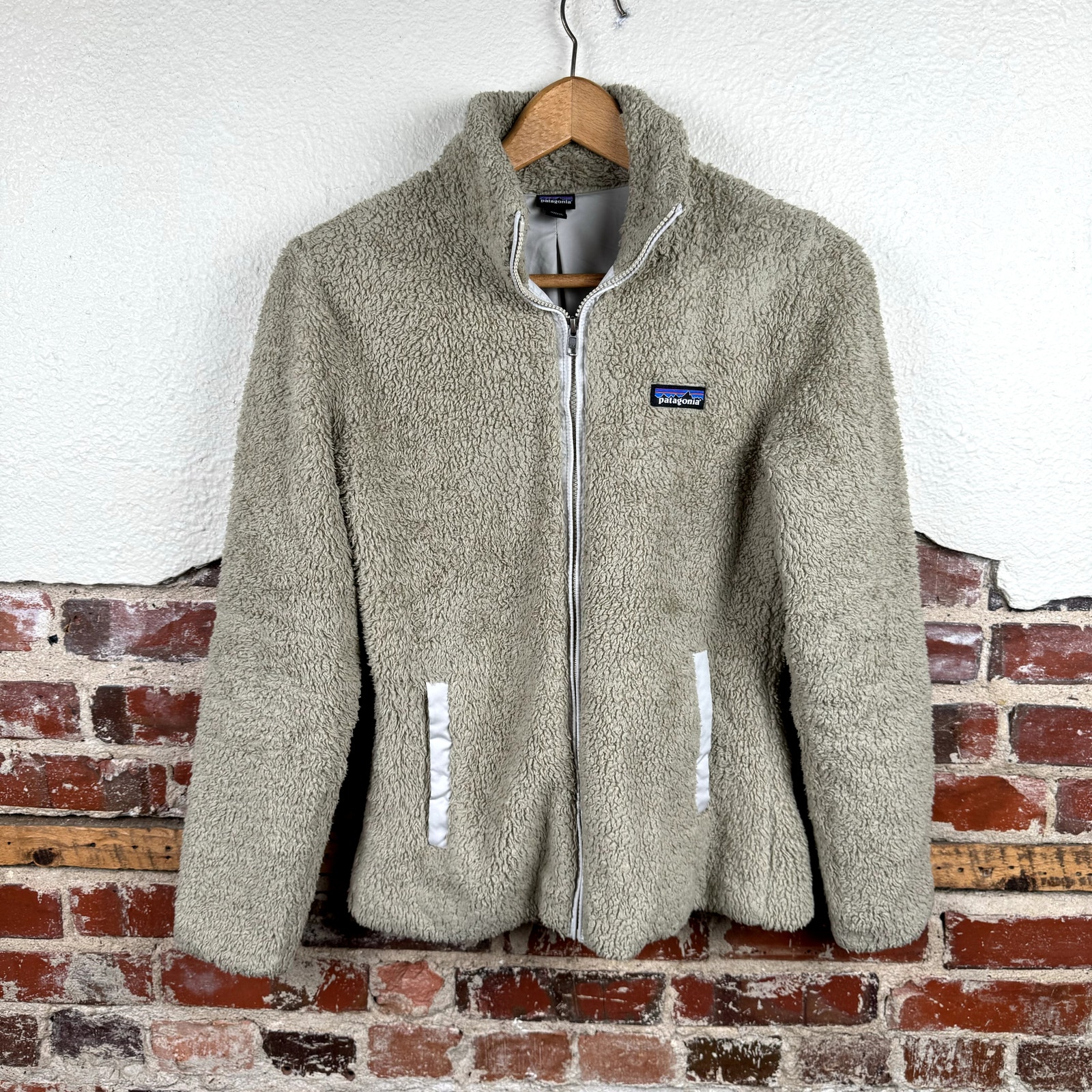 Patagonia Jacket Size Small Tan Los Gatos Fleece Zip Up Pockets Lined Fuzzy
